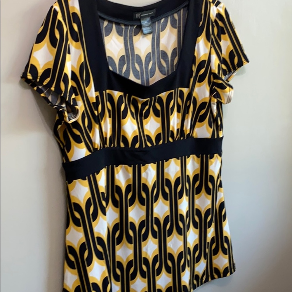 Inc size XL black and yellow shirt